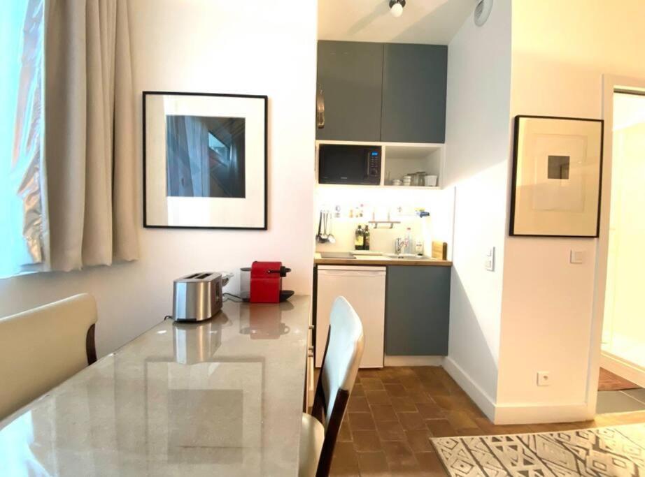 Tres Joli Studio En Plein Coeur Du 11Eme Parigi Esterno foto